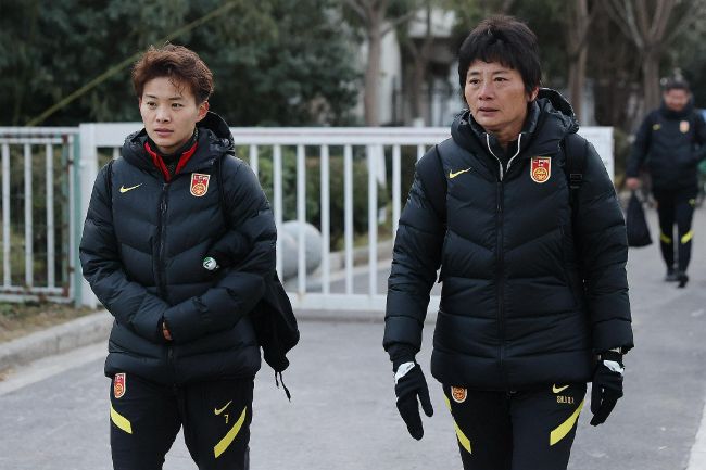 桥本环奈 饰 黄夫人桥本哲 饰 关羽巧的是，这也是乔杉继不久前上映的电影《沐浴之王》之后主演的又一部喜剧作品，一个月内上演两部电影作品